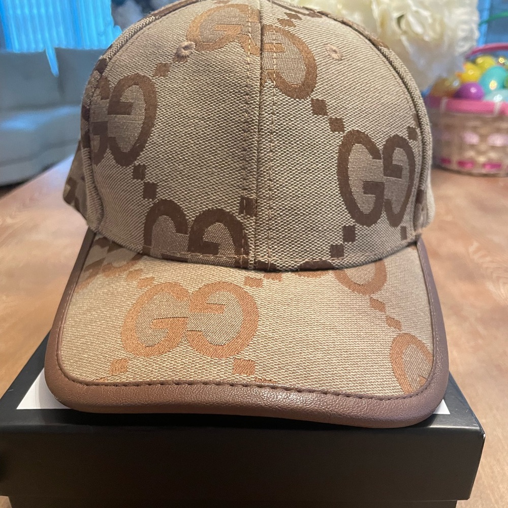 Jumbo GG Gucci hat